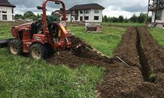 Копка траншей для водопровода в Осинниках: цена за метр от 933 руб.
